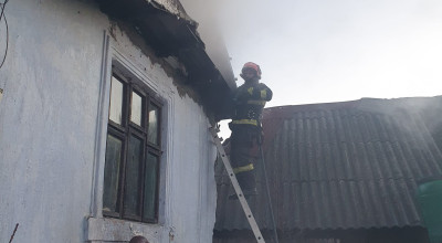ACUM! Incendiu într-o GOSPODĂRIE din județul nostru!