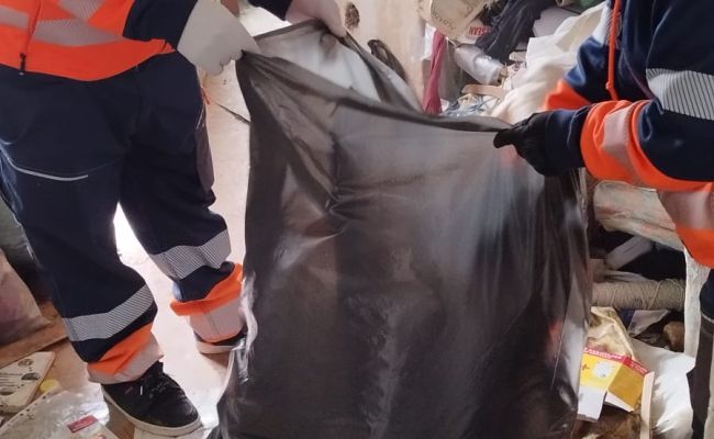 O profesoară din Pitești a ajuns să locuiască în condiții inumane