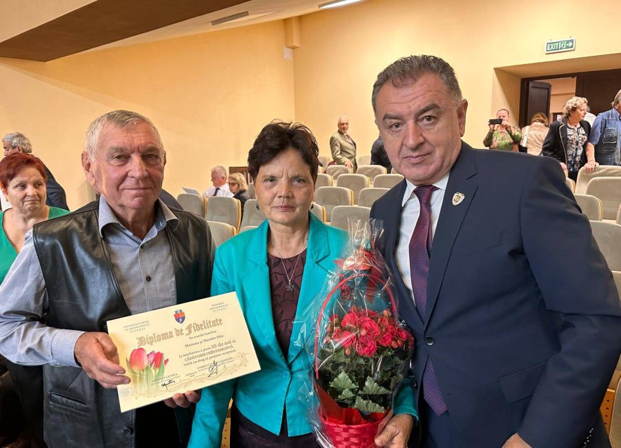 Peste 90 de cupluri din Piteşti au fost premiate