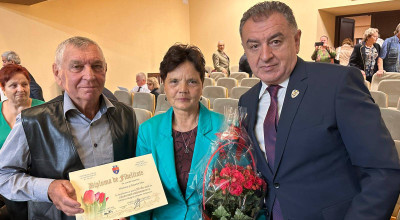 Peste 90 de cupluri din Piteşti au fost premiate