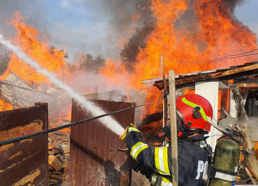 ACUM! Tragedie în Argeş! Bărbat MORT în incendiu