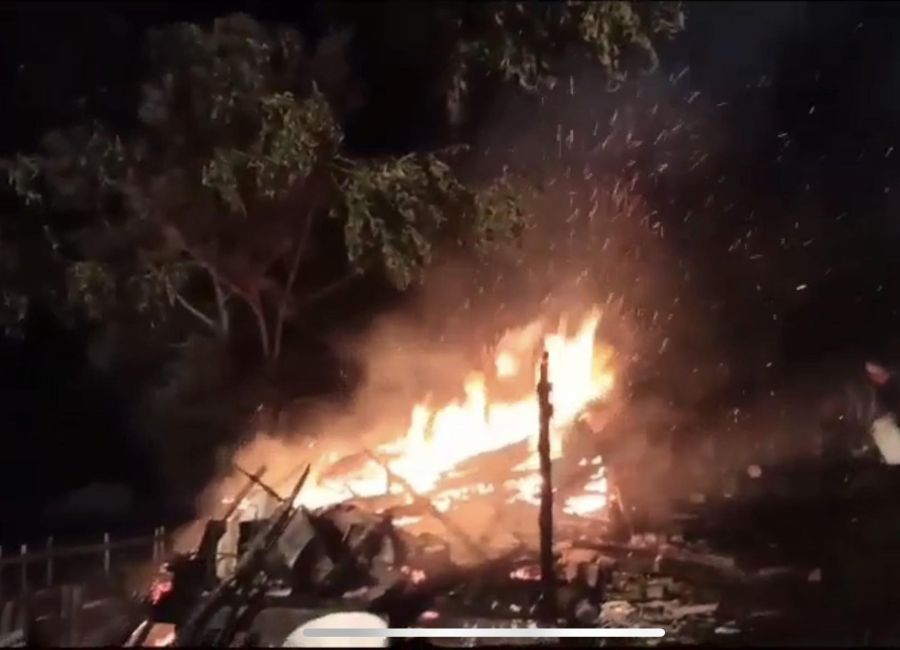INCENDIU azi-noapte la o casă din Argeș!