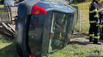 ACUM! Accident GRAV în Argeș! Un Logan s-a RĂSTURNAT