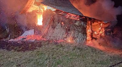 Incendiu în Argeș! Un bărbat a fost rănit