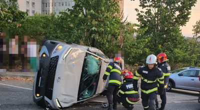 Accident la Spitalul de Pediatrie! O mașină s-a RĂSTURNAT