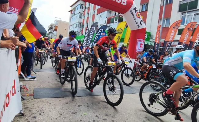 Peste 800 de cicliști au luat parte la Topoloveni Summer Tour