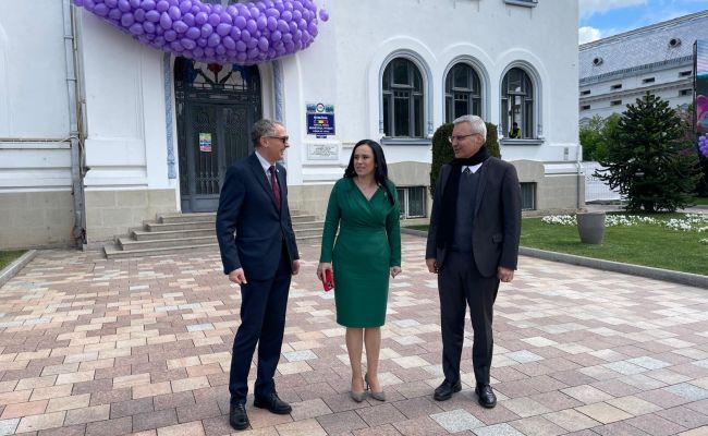 Simona Bucura-Oprescu, ministrul Muncii și Solidarității Sociale, lăudată de ambasadorii care au participat la Simfonia Lalelelor