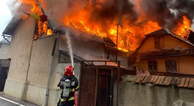 ACUM! Incendiu puternic în Argeș!