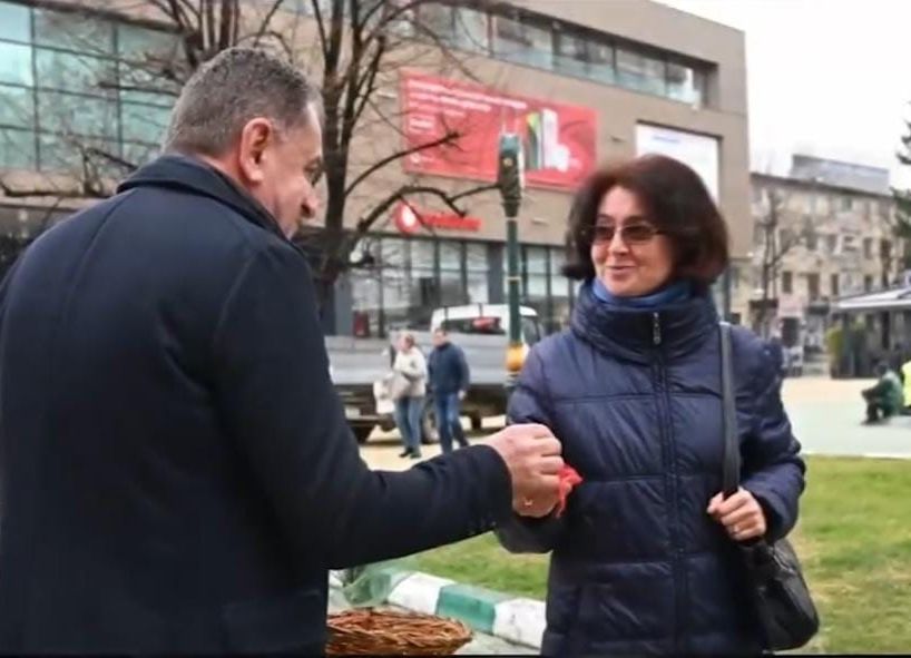 Primarul Gentea a oferit mărţişoare doamnelor şi domnişoarelor