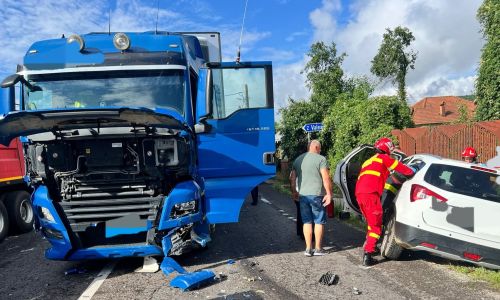 Accident GRAV în Argeș! Un TIR a făcut ZOB două mașini