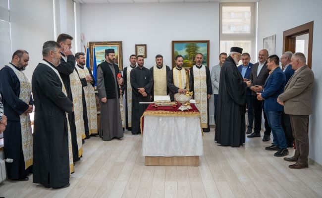 Înalt Prea Sfințitul Calinic a sfințit paraclisul de la Consiliul Județean Argeș