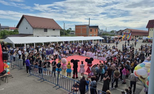 Spectacol de Ziua Copilului în comuna Bradu!