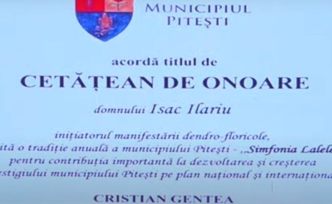 Distincţie pentru părintele Simfoniei Lalelelor! Primarul Gentea i-a înmânat titlul de Cetăţean de Onoare