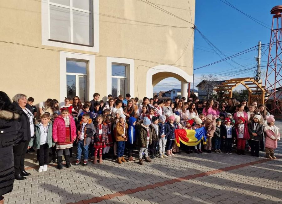 Micuții din comuna Bradu au celebrat Ziua Națională