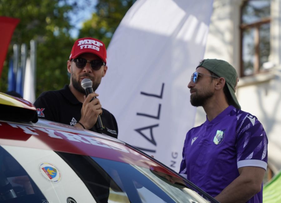 Start festiv pentru ediția a 29-a a Raliul Argeșului: sute de spectatori în centrul Pitești