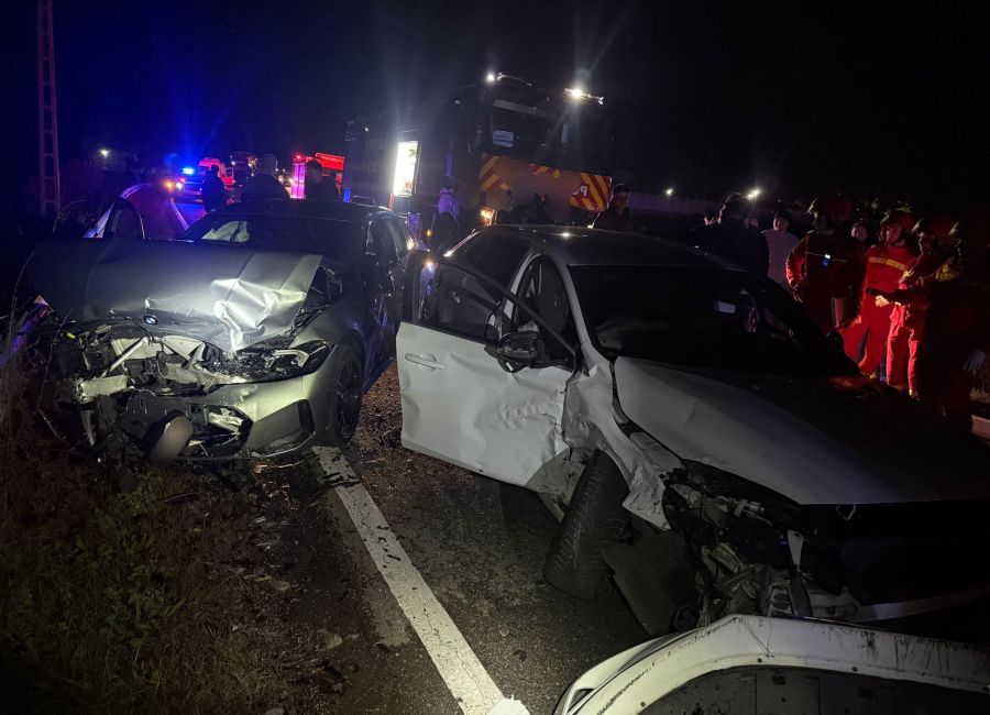 Accident cu PATRU MAȘINI în Argeș!