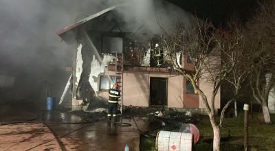 ACUM! Incendiu în Argeș! O femeie a MURIT