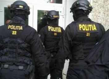 PERCHEZIȚII în Argeș! Șase persoane au fost ARESTATE PREVENTIV