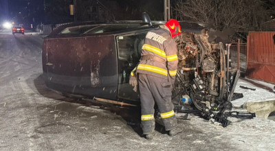 ACUM! Accident GRAV în Argeș! A intrat cu mașina într-un cap de pod!