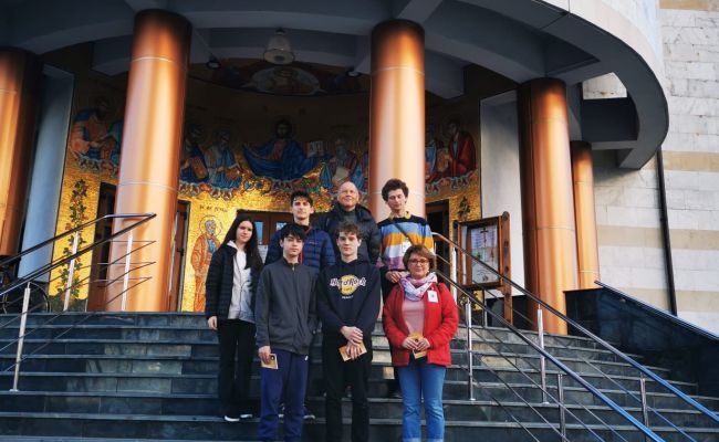 Elevii olimpici la geografie au vizitat oraşul Mioveni