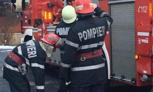 ACUM! INCENDIU într-un apartament din Pitești
