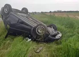 ACUM! Accident GRAV în Argeş! O maşină s-a RĂSTURNAT!