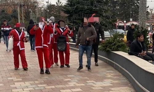Grupuri de falși colindători, sancționate pentru cerșetorie și tulburarea liniștii publice în centrul Piteștiului!