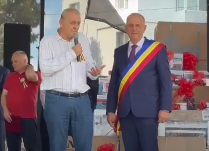 Ion Georgescu, mesaj de felicitare pentru primarul Nicolae Velcea: "Asta îşi doreau locuitorii oraşului Ştefăneşti"