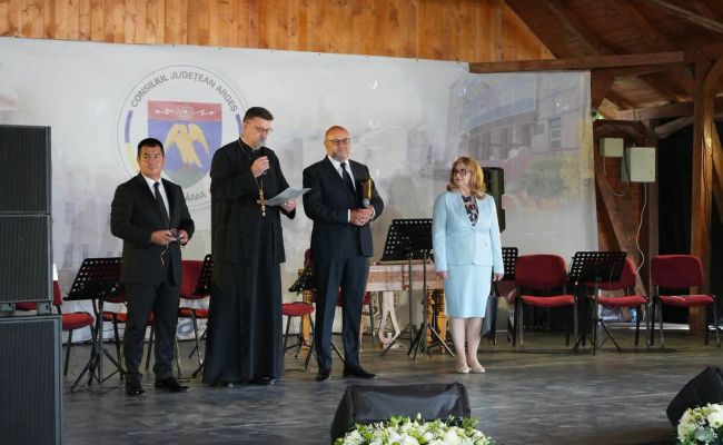 Argeșul își sărbătorește oamenii. Personalități care au dus numele județului în țară și în lume