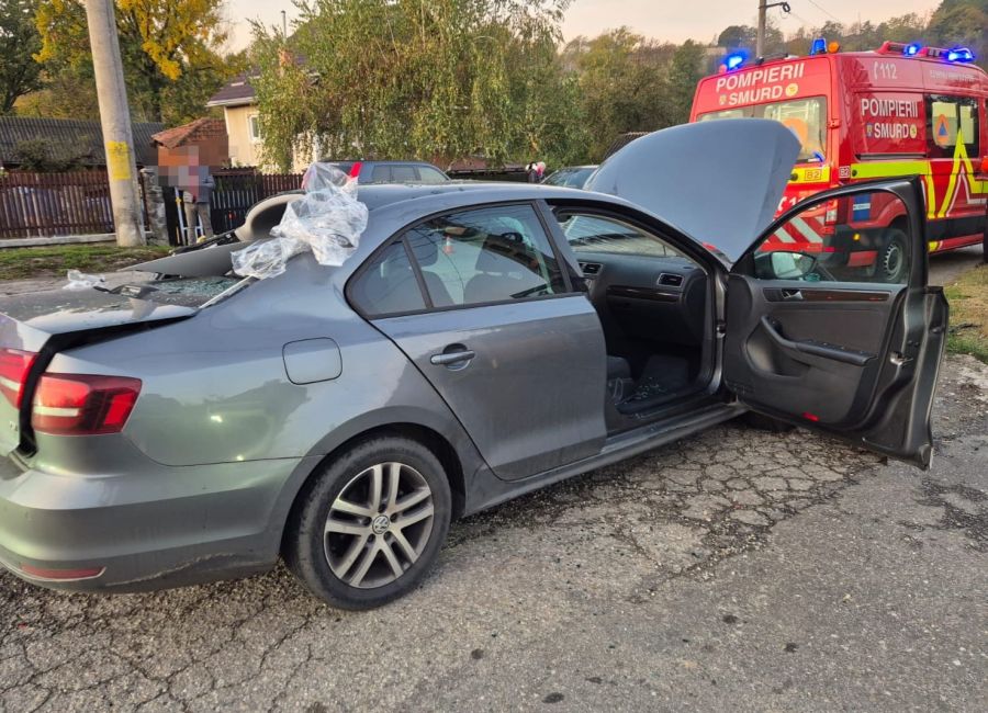 Accident GRAV la ieșirea de pe A1! Un container a căzut peste o mașină!
