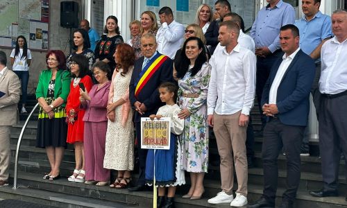 A început Festivalul Național de Folclor de la Mioveni