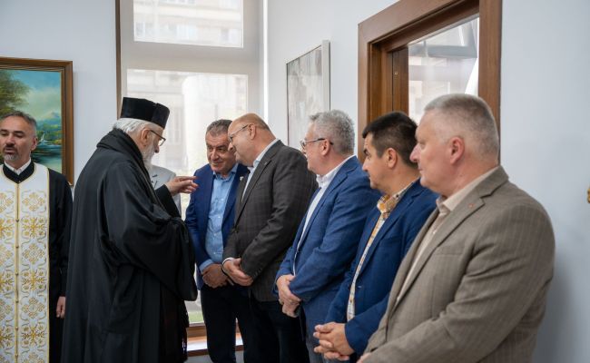 Înalt Prea Sfințitul Calinic a sfințit paraclisul de la Consiliul Județean Argeș