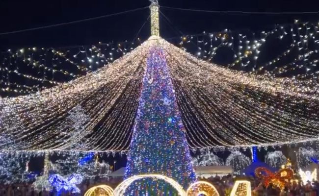 La Mioveni a fost aprins iluminatul festiv!