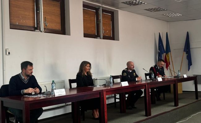 Prefectul de Argeș, mesaj adresat reprezentanților ISU Argeș: "Să fie eroii pe care toată lumea se bazează"