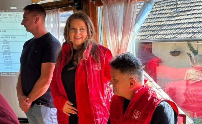Ministrul Simona Bucura-Oprescu și echipa PSD, în dialog cu pensionarii din Mioveni și Câmpulung: “Oamenii sunt prioritatea noastră!”