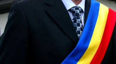 Percheziții la un primar și la o primărie din Argeș