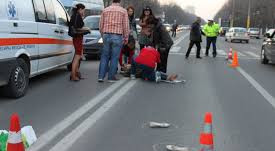 Copil de un an, CĂLCAT de o maşină condusă de un şofer de 73 de ani
