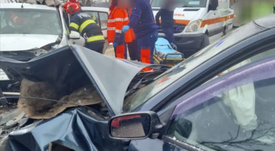 ACUM! Accident cu DOUĂ MAȘINI în Argeș!