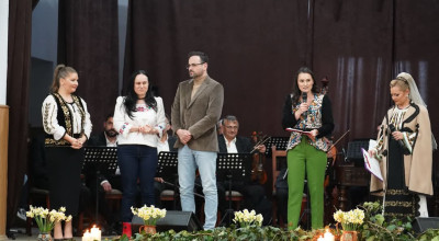 “Hora Florilor” – sărbătoare de suflet la Mihăești!