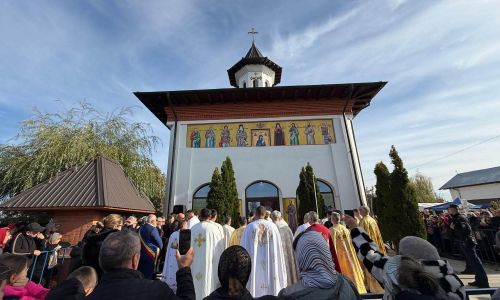 Momente înălțătoare, emoție și bucurie la Albota: A fostMomente înălțătoare, emoție și bucurie la Albota: A fost sfințită noua biserică din Cerbu sfințită noua biserică din Cerbu