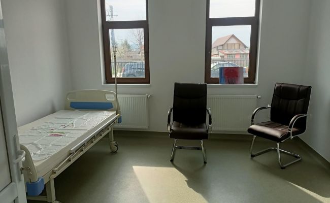 Președintele Ion Mînzînă, la inaugurarea centrului medical de permanență de la Budeasa