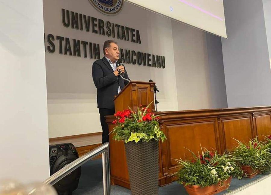 La Pitești, concurs național de chimie! Mesajul primarului Gentea