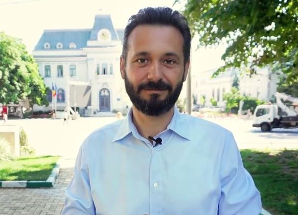 Mihai Coteț VREA SĂ FACĂ CIRC la Primăria Pitești pentru nimic!