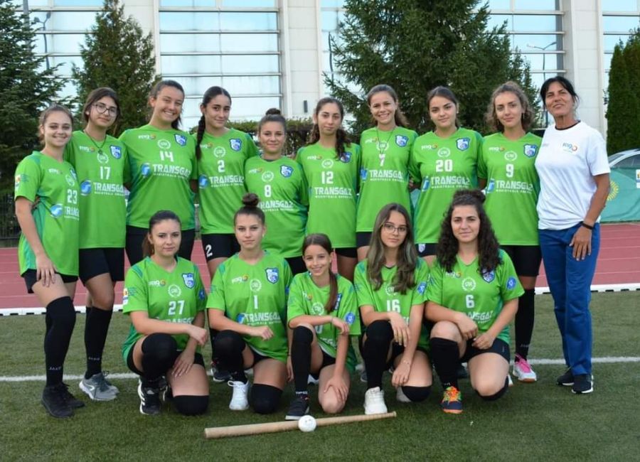 Meci cu trofeul pe masă pentru echipa de oină de la Dacia Mioveni
