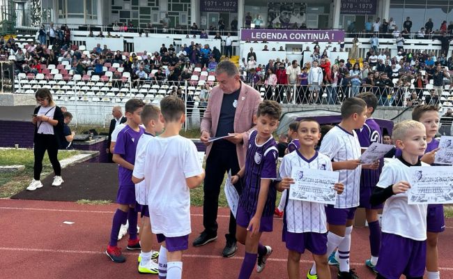 A început DEMOLAREA stadionului Nicolae Dobrin! Mesajul primarului Gentea