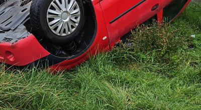 ACUM! Accident GRAV în Argeș! O mașină s-a RĂSTURNAT