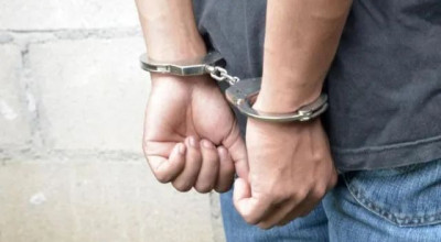 Tânăr din Argeș, ARESTAT după ce și-a agresat iubita și a lovit un polițist