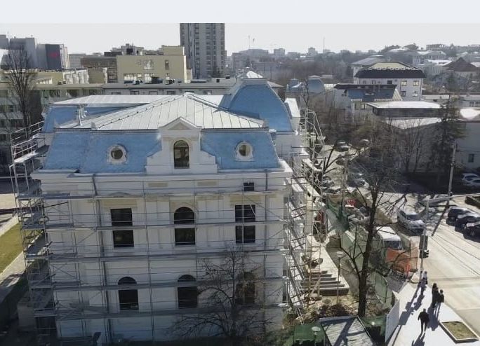 Lucrările la Galeria de Artă „Rudolf Schweitzer-Cumpăna” sunt aproape de finalizare