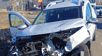 ACUM! Accident cu două mașini în Argeș