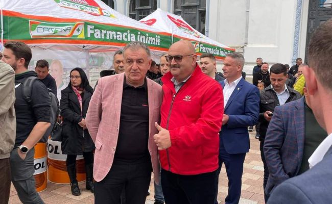 Primarul Cristian Gentea a dat startul festiv în Raliul Argeșului